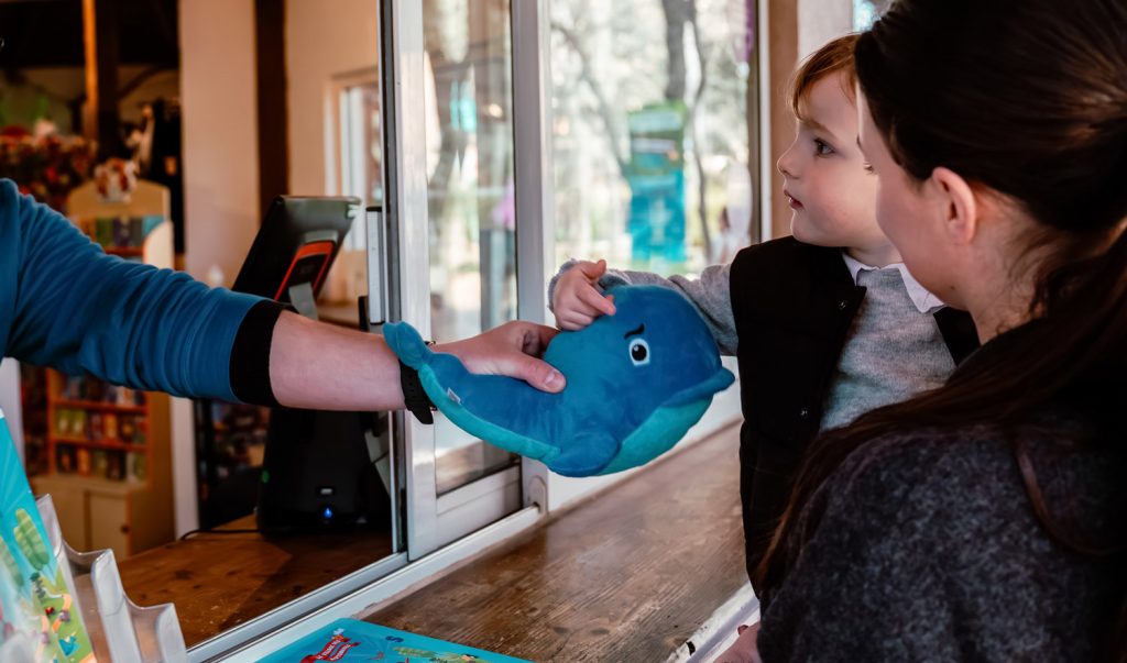 Verkauf-im-Shop-Ihres-Freizeitparks-oder-Campingplatzes